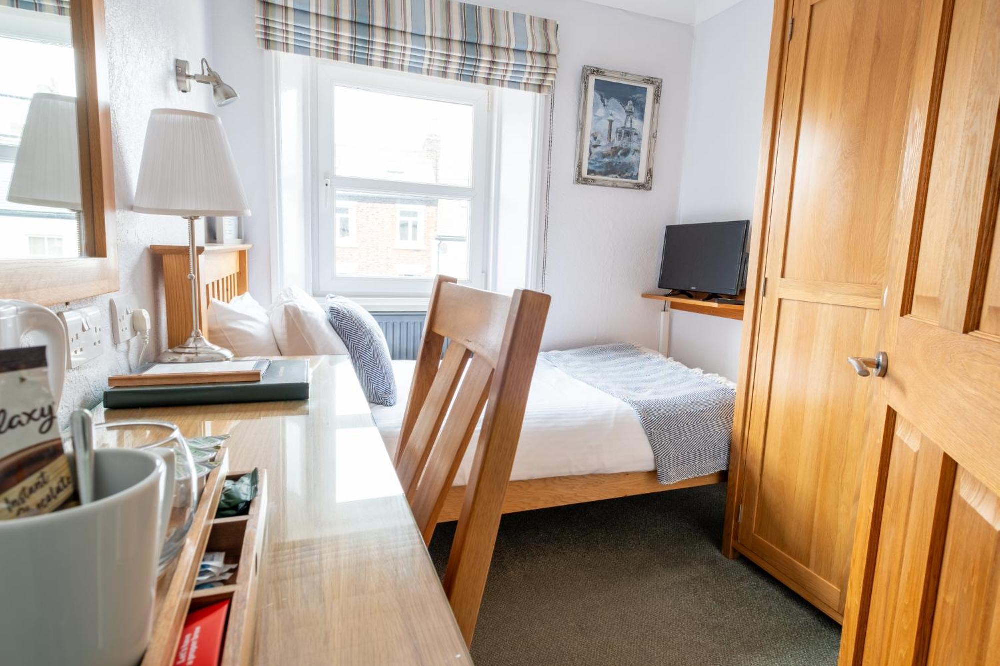 Number 7 Guest House Whitby Exterior photo